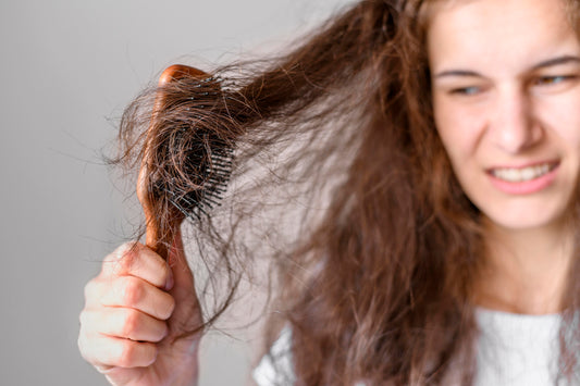 Cómo hidratar el cabello seco sin apelmazarlo
